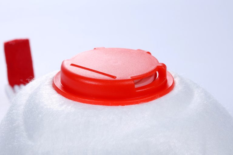 3 Ply Face Guard With Factory Price: Suitable for Hospitals and Healthcare Settings