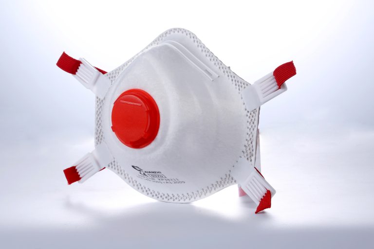 KN95-Compliant 3-Layer Non-Woven Fabric Mask: IT with X-Quality Protection and Hygiene